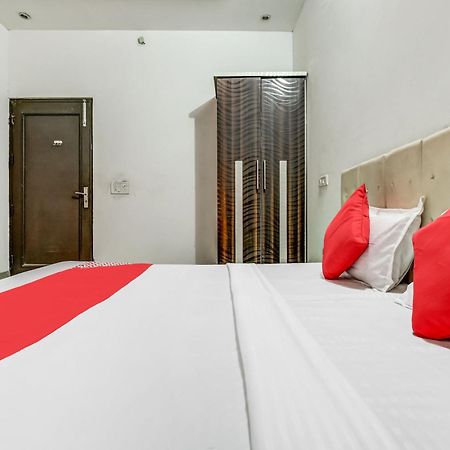Flagship Hotel Big Boss Kurukshetra Buitenkant foto