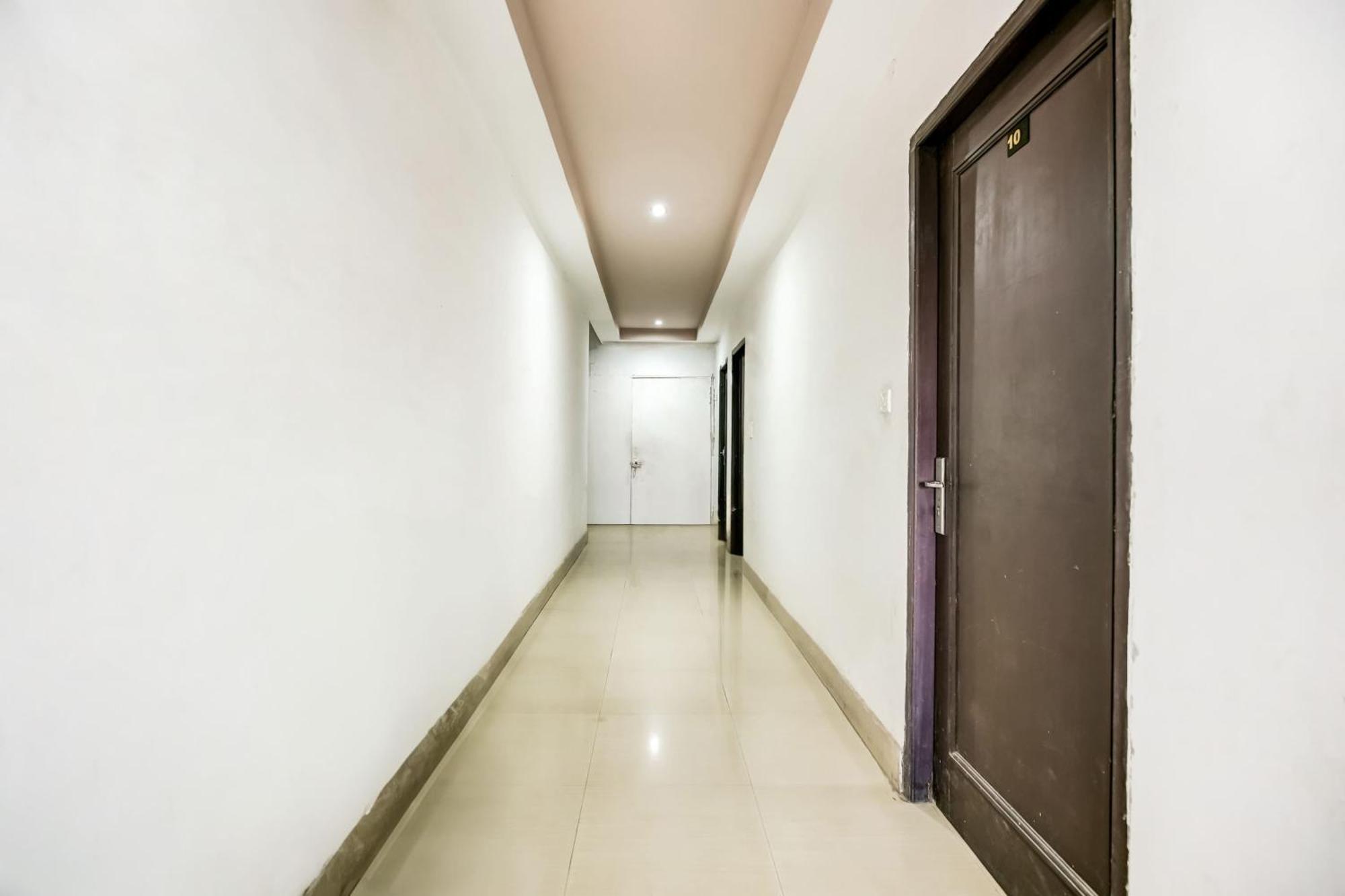 Flagship Hotel Big Boss Kurukshetra Buitenkant foto