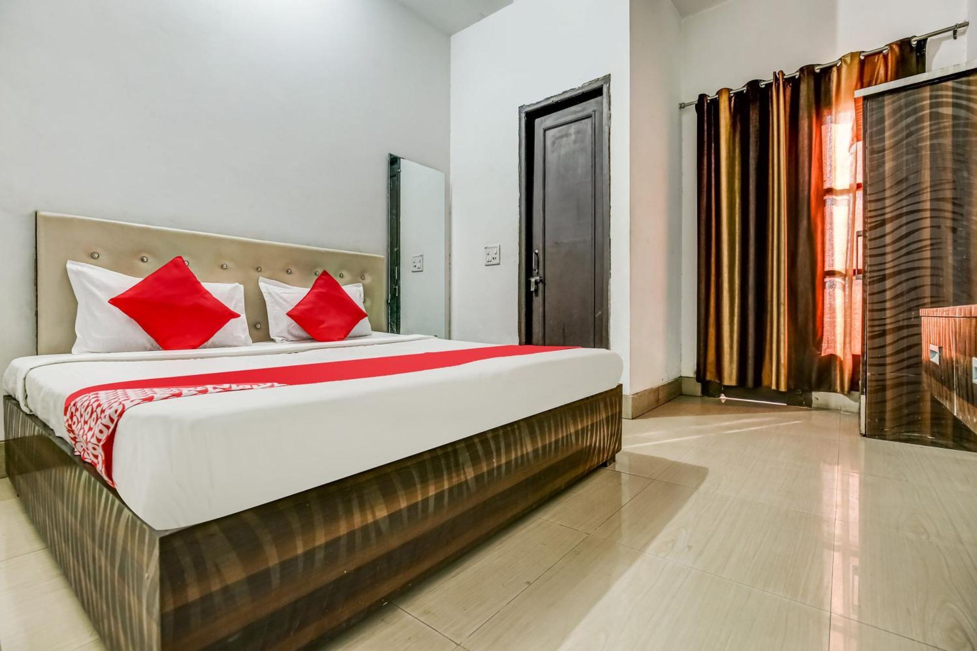 Flagship Hotel Big Boss Kurukshetra Buitenkant foto