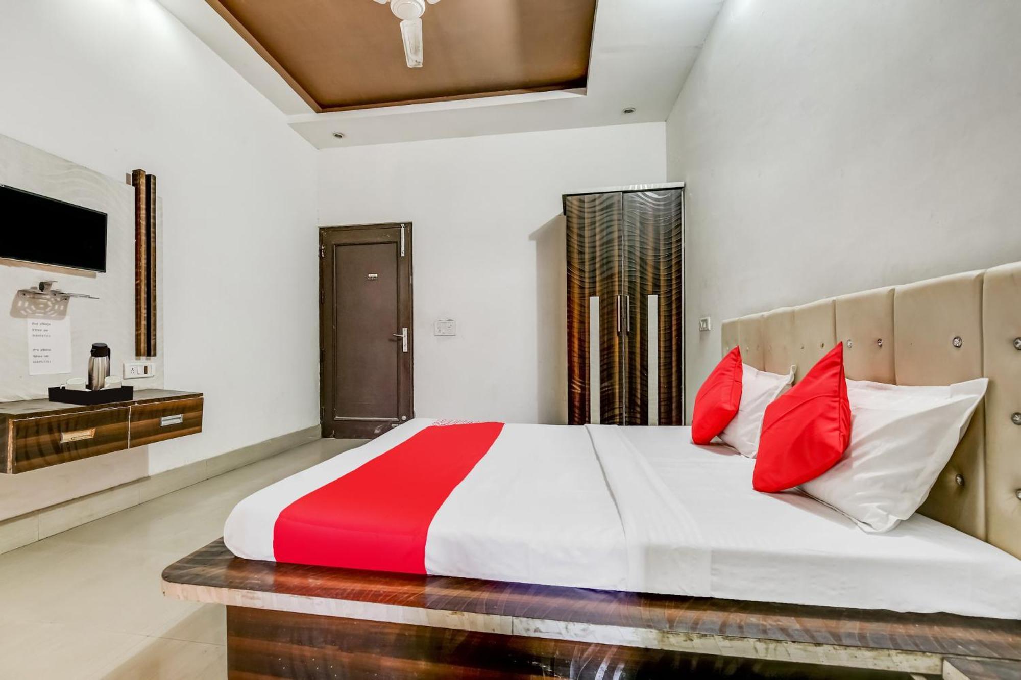Flagship Hotel Big Boss Kurukshetra Buitenkant foto